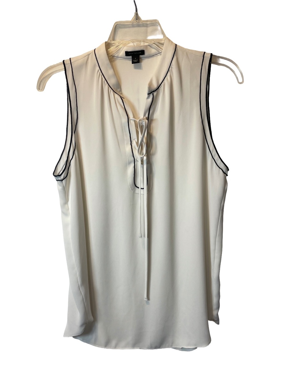 Ann Taylor Cream Sleeveless Tie-Neck Shell with Black Piping Women’s Size Small